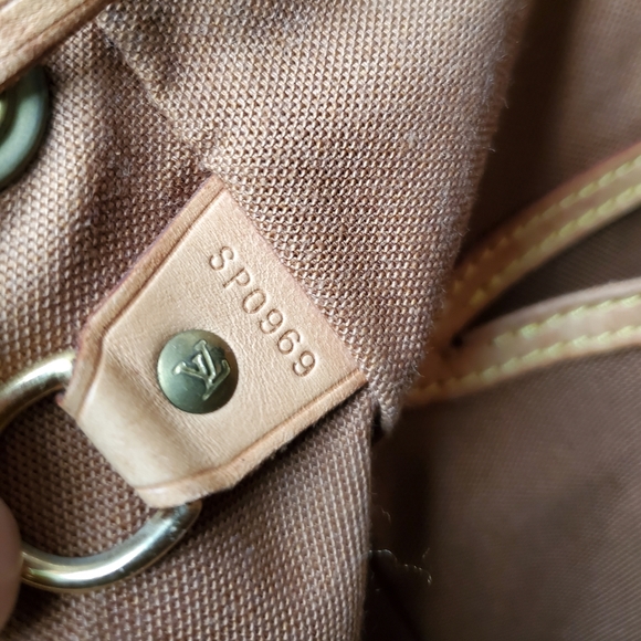 Louis Vuitton Montsouris MM Backpack - Picture 16 of 16